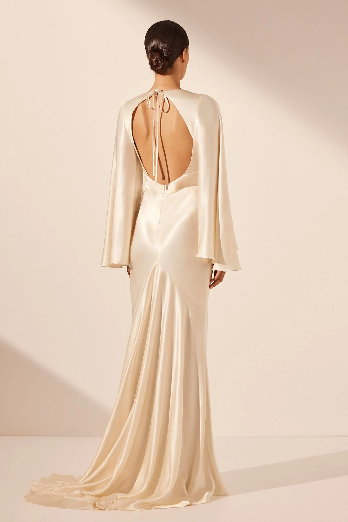LA LUNE BACKLESS GOWN - CREAM - Image 4