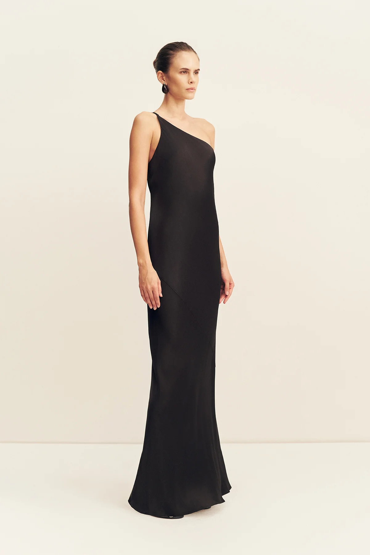 LA LUNE ONE SHOULDER COWL BACK MAXI DRESS - BLACK - Image 3