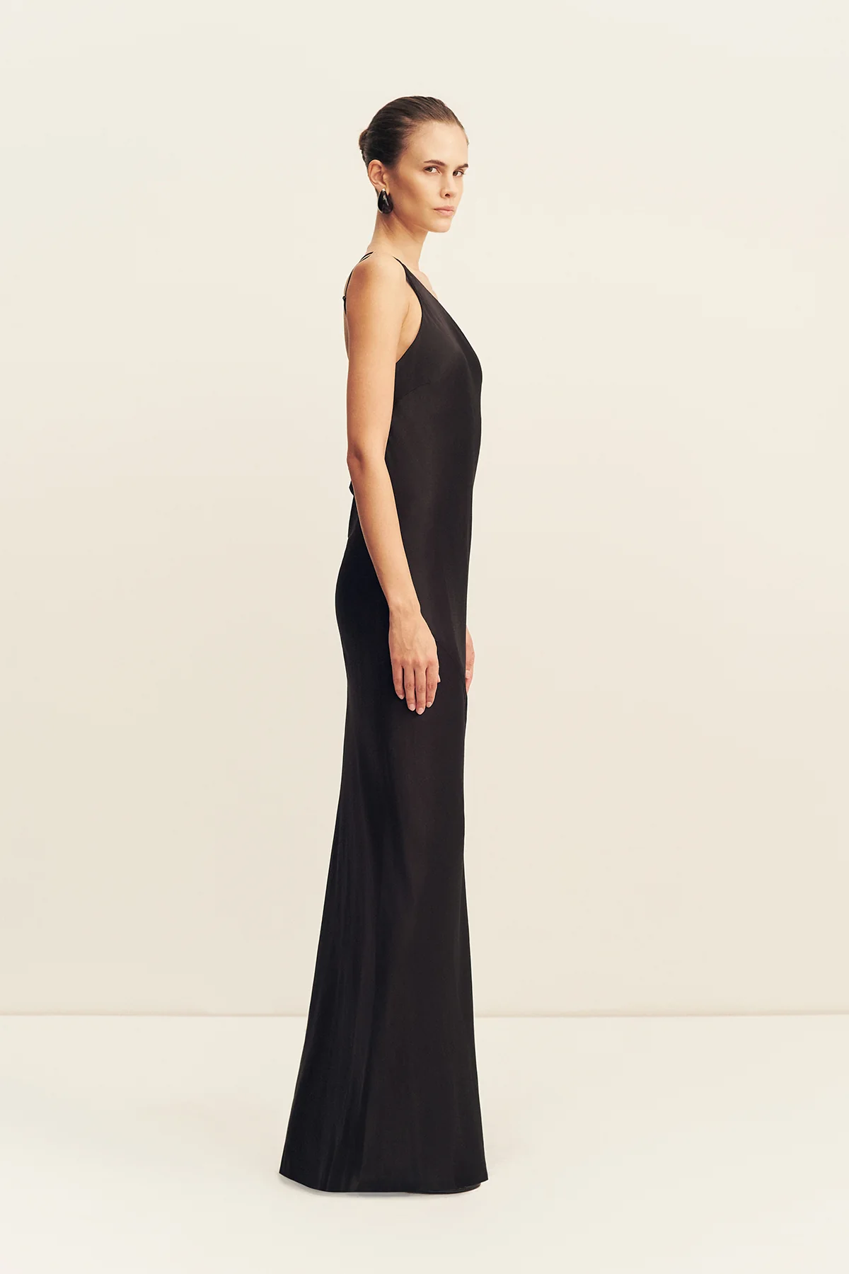LA LUNE ONE SHOULDER COWL BACK MAXI DRESS - BLACK - Image 4