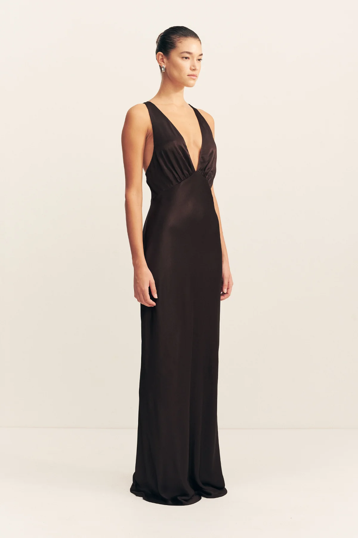 LA LUNE PLUNGED CROSS BACK MAXI DRESS - BLACK - Image 3