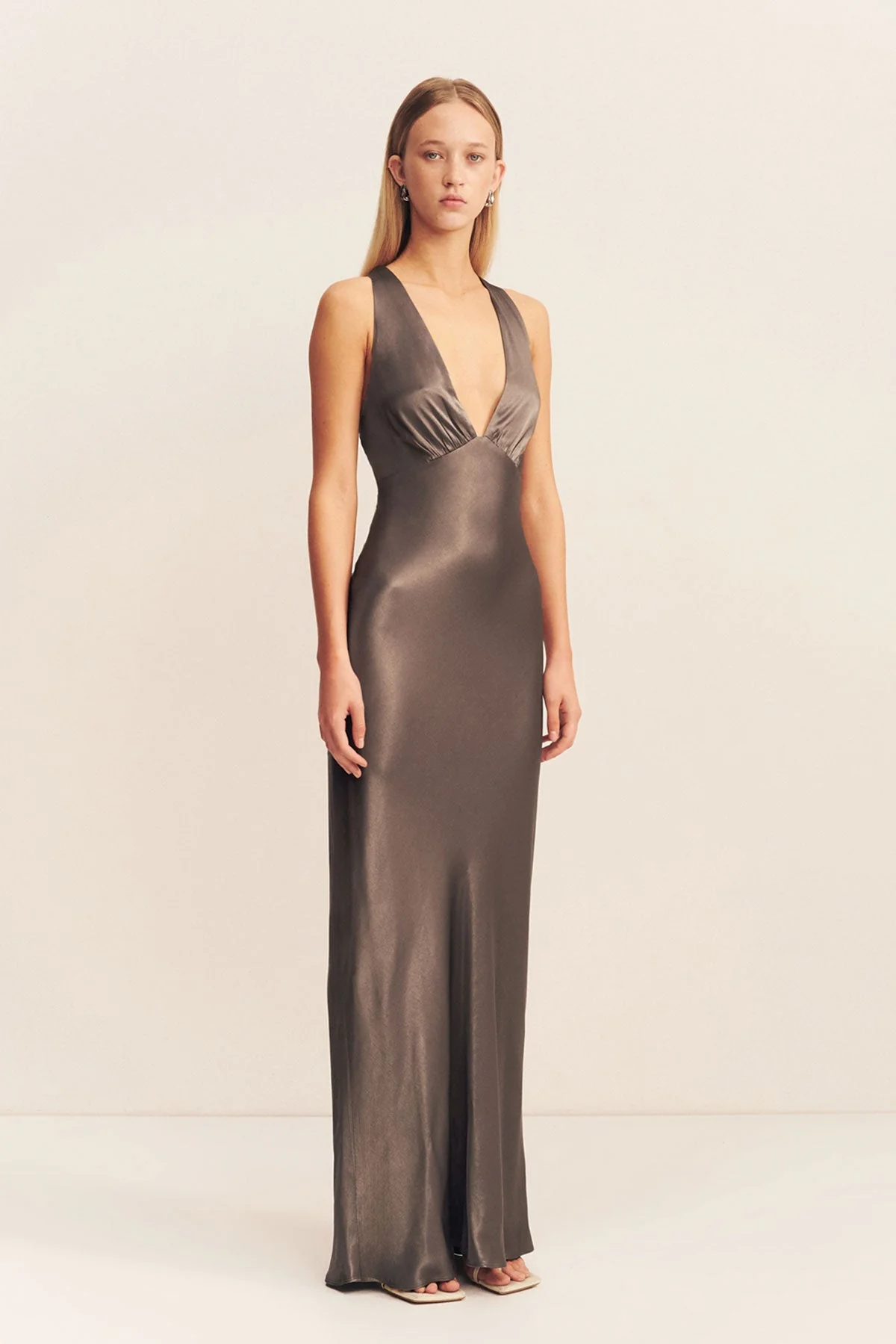 LA LUNE PLUNGED CROSS BACK MAXI DRESS - GRAPHITE - Image 3