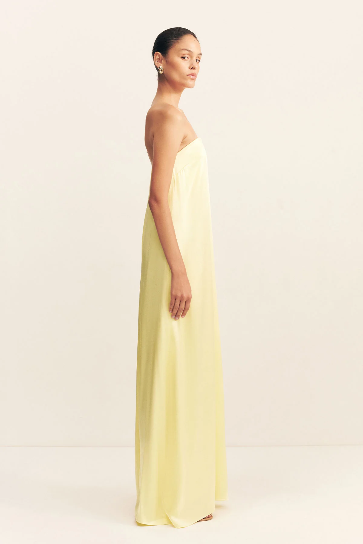 LA LUNE STRAPLESS COLUMN MAXI DRESS - LEMON - Image 4