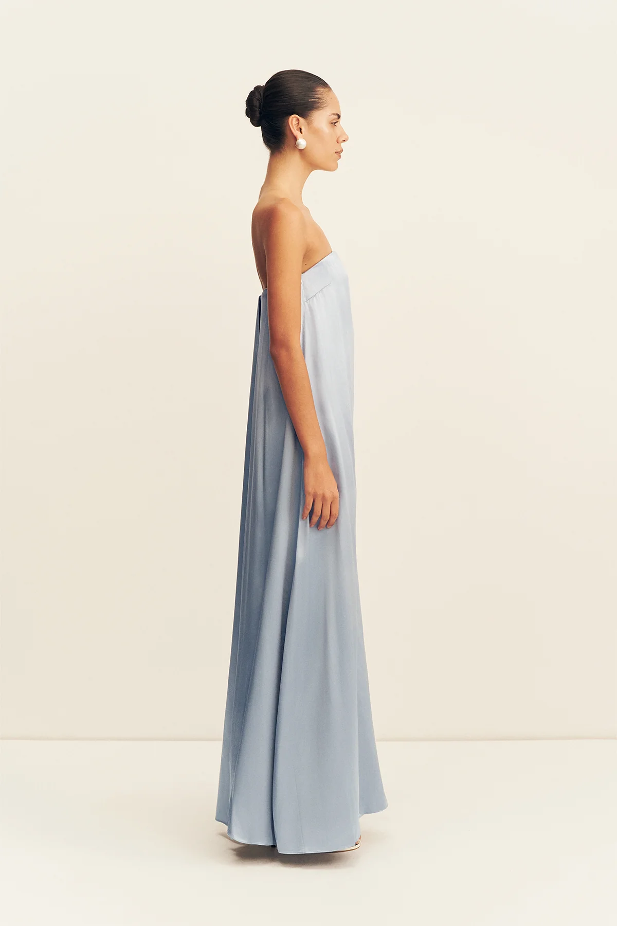 LA LUNE STRAPLESS COLUMN MAXI DRESS - POWDER BLUE - Image 4