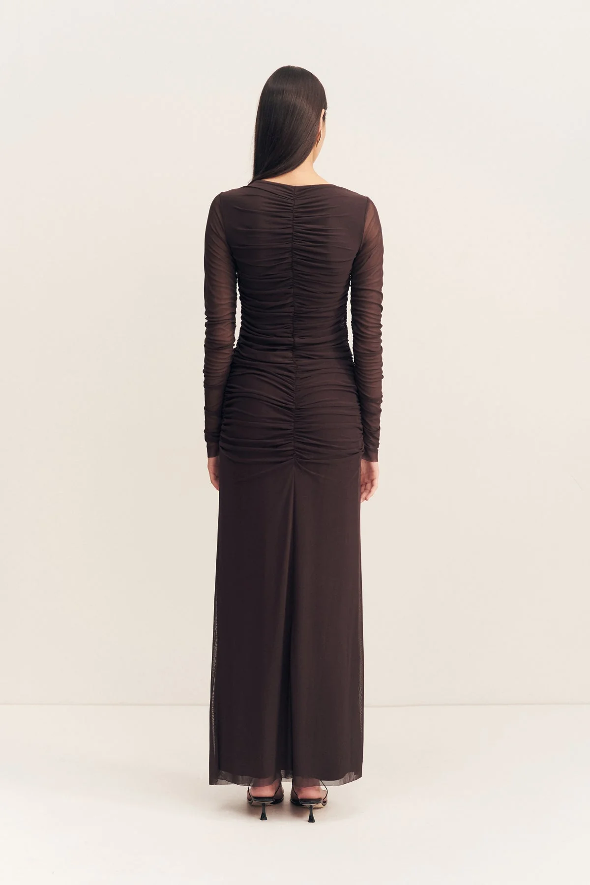 MIRA GATHERED MAXI DRESS - GANACHE - Image 5