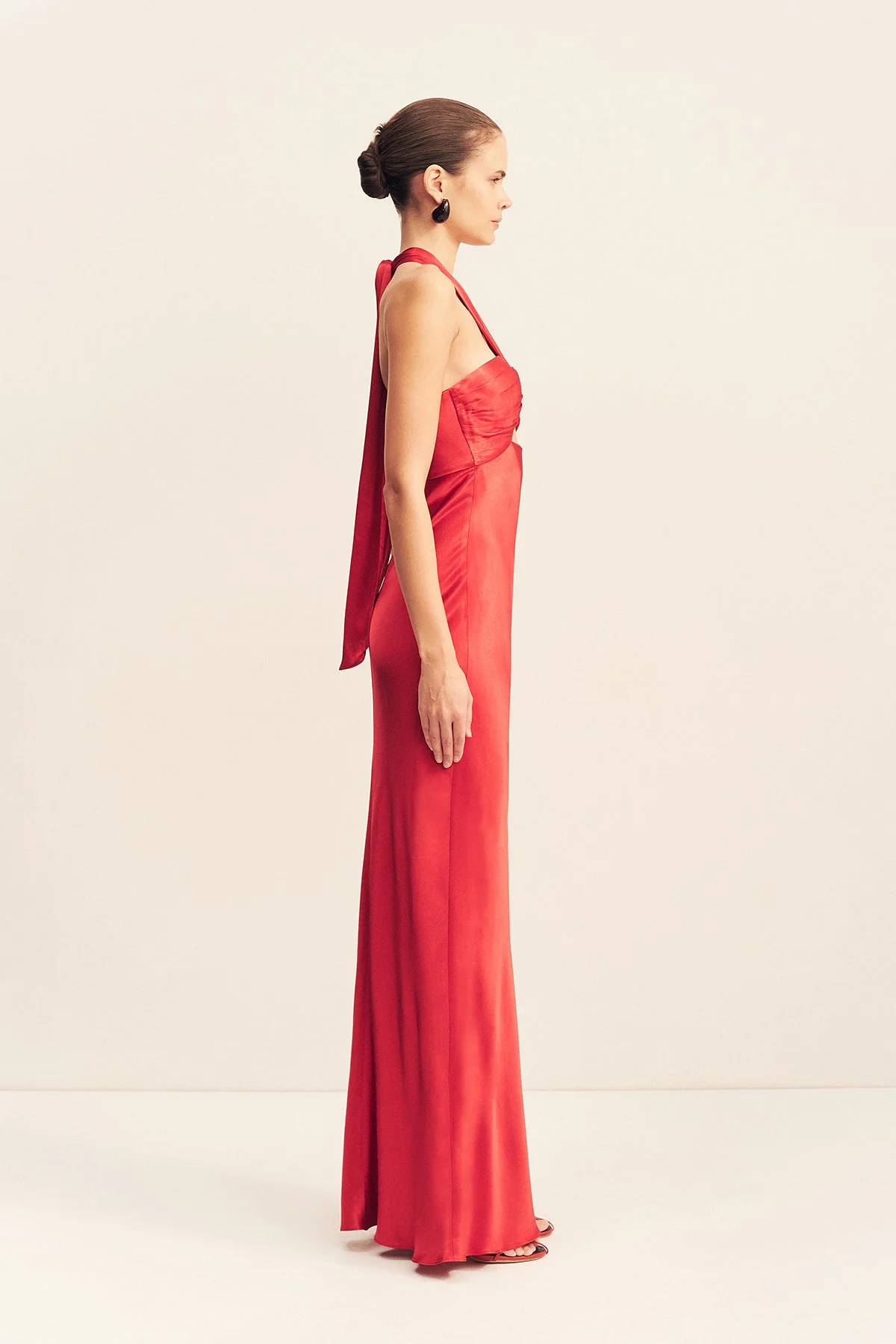TATUM RUCHED HALTER MAXI DRESS - GRENADINE - Image 4