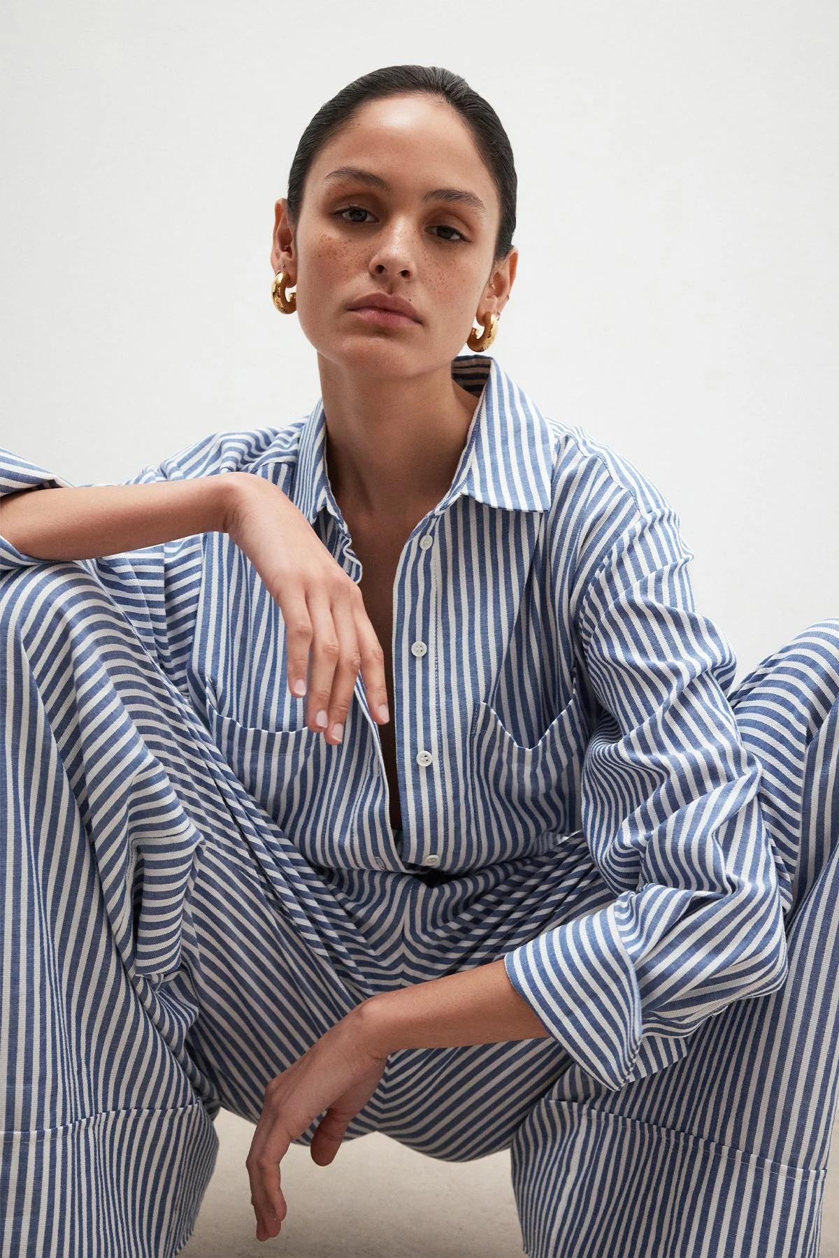 YASMINE CURVED HEM SHIRT - Image 6